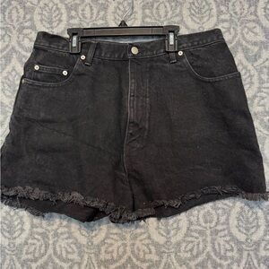 Abercrombie & Fitch: Their Curve Love High Rise Mom Short 
Size 14